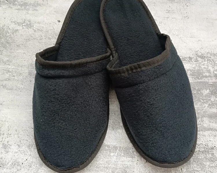 🧦 Чем флисовые тапочки лучше эконом-варианта?

На первый взгляд..