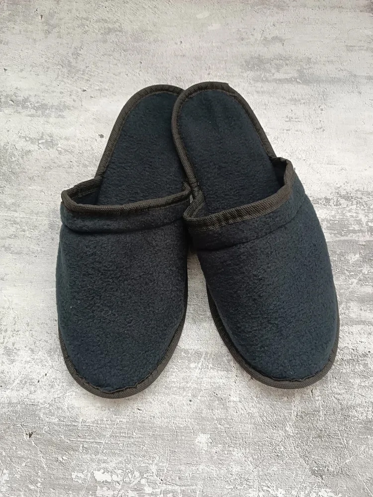 🧦 Чем флисовые тапочки лучше эконом-варианта?

На первый взгляд..